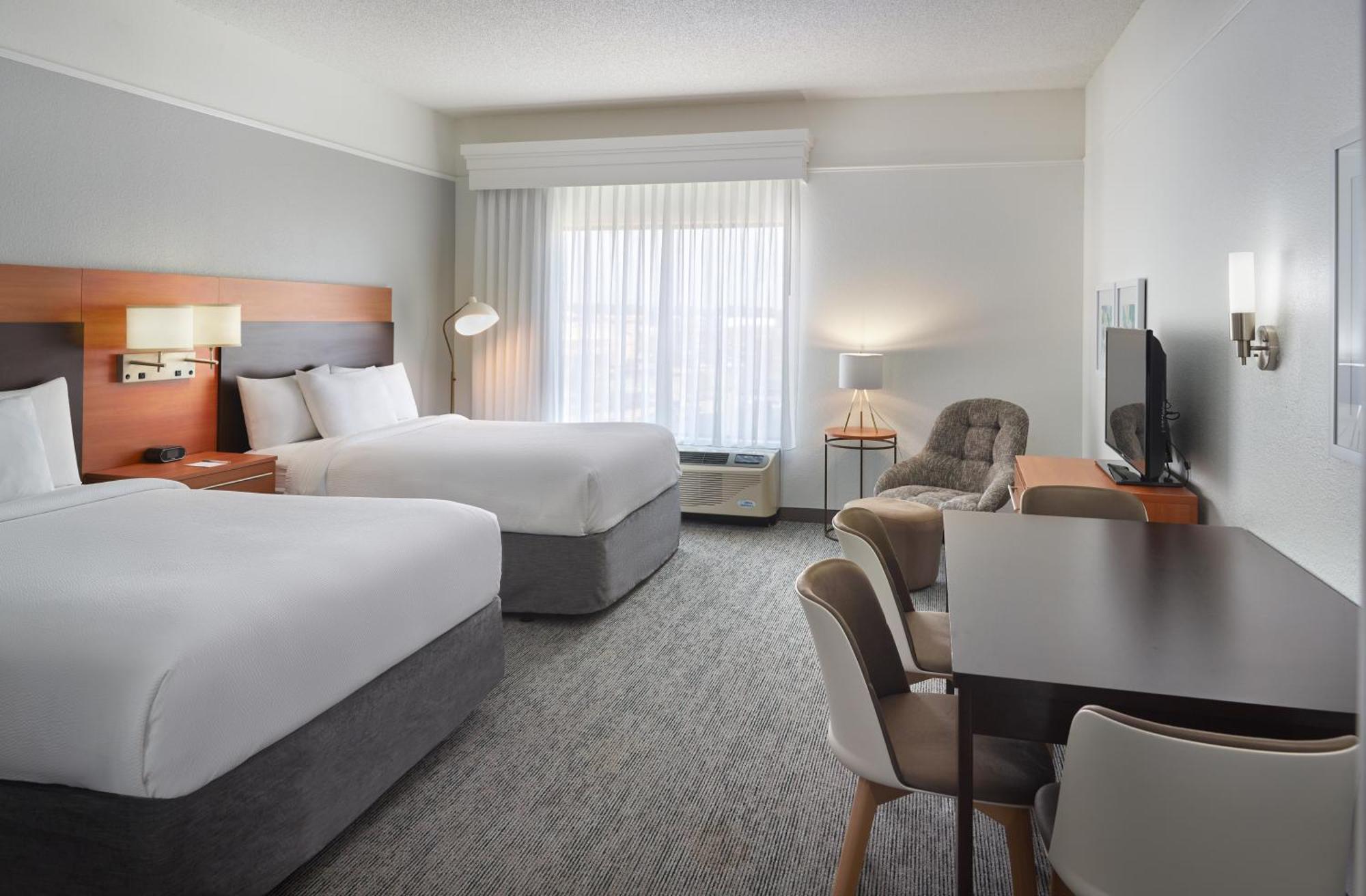 Towneplace Suites By Marriott Ньюнен Экстерьер фото